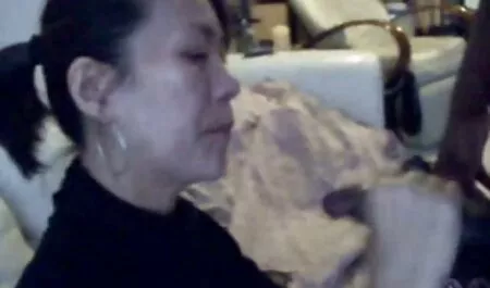 Shabolda vui vẻ hút một gã vô lại của một sec cho du nguoi chàng trai yêu thương