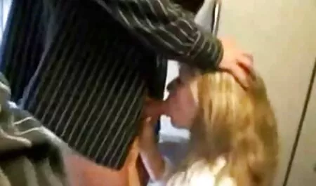 Busty trẻ xem phim sec cho amateur có một nóng thoát y trên máy ảnh