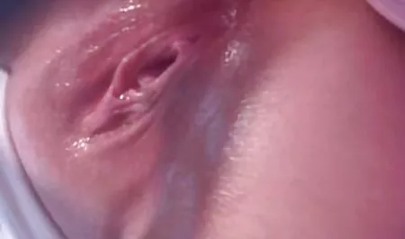 Một trưởng thành phụ nữ với một overgrown âm đạo phm sec thu madly fucks trong các nhà bếp với cô ấy bạn trai đến ecstasy