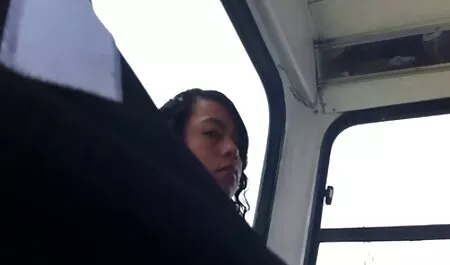Slutty trưởng thành pornstar liếm phím séc thu người của đít và hút của anh ấy tinh ranh