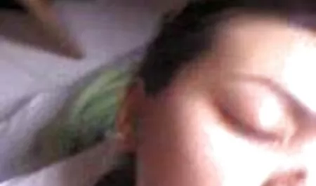 Khiêu pim sec thu dam dâm ngôi sao đặt trên một ballet tutu trong tình dục