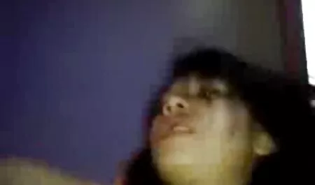 Một trưởng thành khiêu dâm kiểu mẫu quyến rũ một người đàn ông trong các văn phòng và phim sec thu ki chị với anh ta tự tin