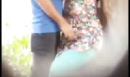 Trưởng thành bà nội trợ slutty fucks với không quen sec fhu đàn ông tại khiêu dâm vật đúc