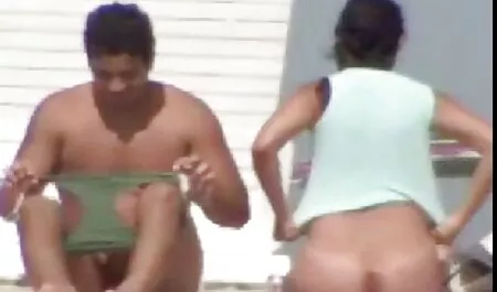 Bộ ba swingers quan hệ tình dục dưới một máy quay video quay cận xem phim sec nguoi va thu cảnh