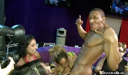 Điều này xem phim sec thu ông nói `` chín '' busty dì là thực sự bẩn và nóng