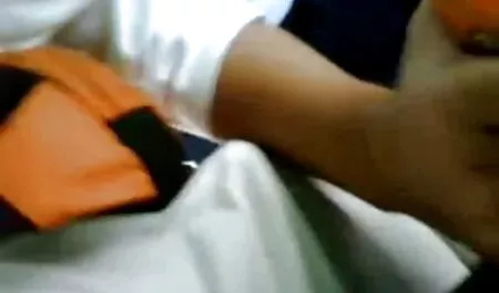 Trưởng thành khiêu dâm kiểu mẫu say mê cưỡi cô ấy sec cho chich nguoi lồn trên các phallus của các ung dung