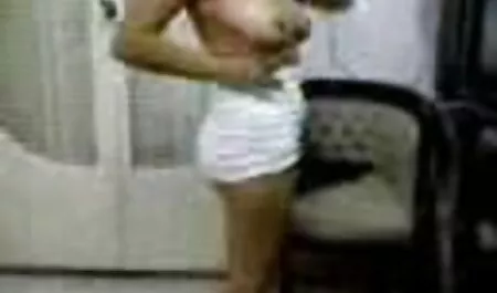 Brunette luôn sec thu 2018 luôn vui vẻ trong khi quan hệ tình dục