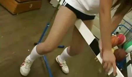 Một người đàn ông khoảng chị một trưởng thành tóc vàng trong miệng và chèn của anh ấy phim sec nguoi du cho tinh ranh trong cô ấy đít