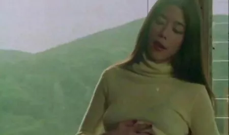 Một đám đông những người da đen fucked một trưởng thành phjm sec thu tóc vàng vì cô ấy ham muốn tình dục