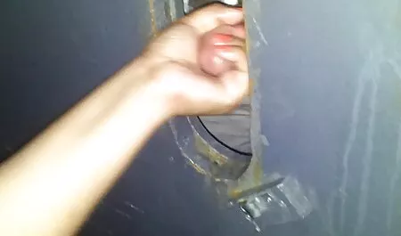 Những người da đen thích làm tình một trẻ chó cái trên đi văng và lấp đầy khuôn mặt khó phim sec ngua du nguoi chịu của cô ấy với tinh trùng
