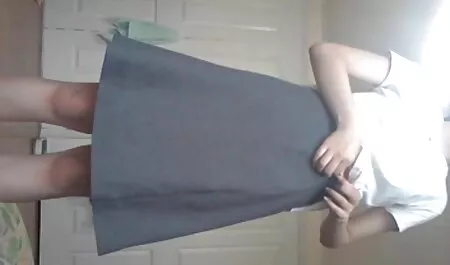 Busty trưởng thành khiêu dâm kiểu mẫu đồng video sec thu hồ khiêu dâm trên một máy tính xách tay và ngón danh