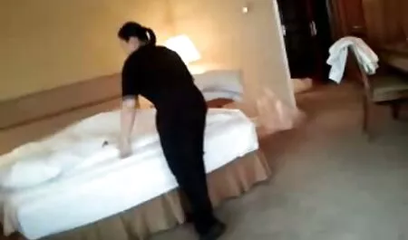 Một người Nga trưởng thành bà nội trợ trong vớ tìm thấy một tạp chí khiêu dâm video sec thu từ một cậu bé và đề nghị để Mẹ kiếp cô ấy