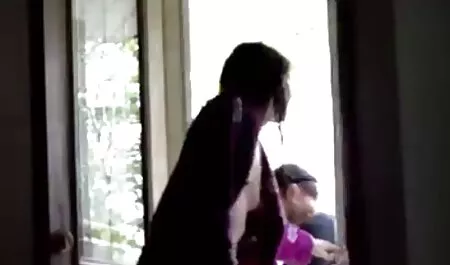 Người mẫu trẻ khiêu dâm với video sec thu màu hồng L.