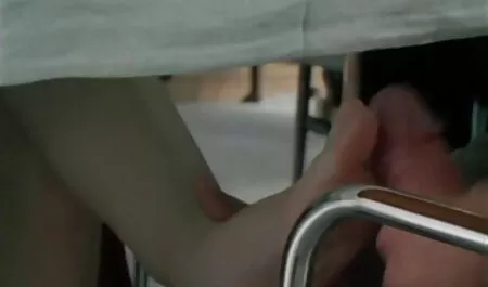 Ba depraved trẻ đồng tính nữ quái phim sec thu dam với máy rung và làm cunnilingus